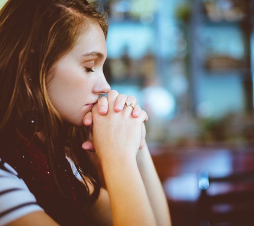 woman praying